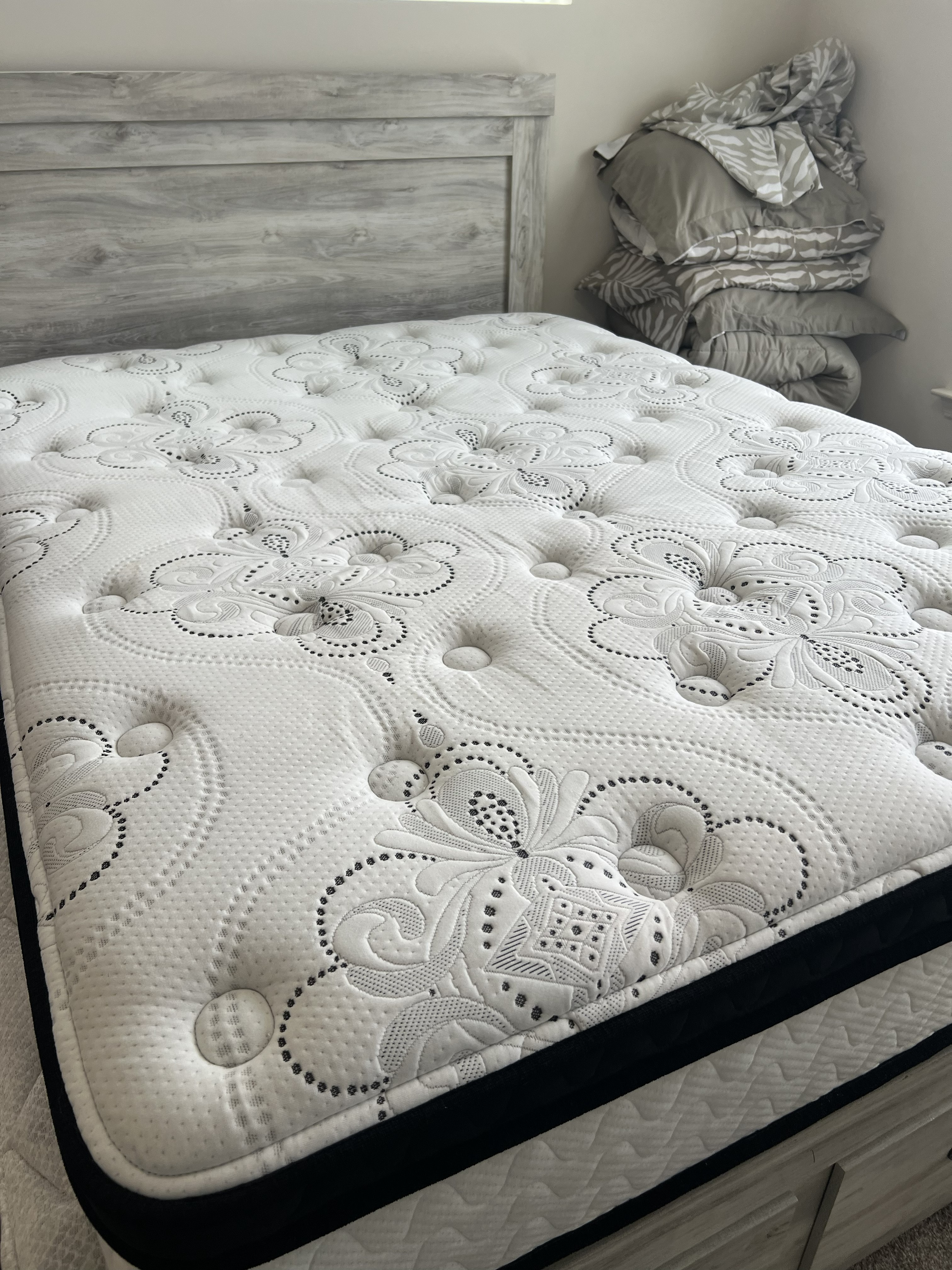 Mattress after professional upholstery cleaning in Jacksonville, FL